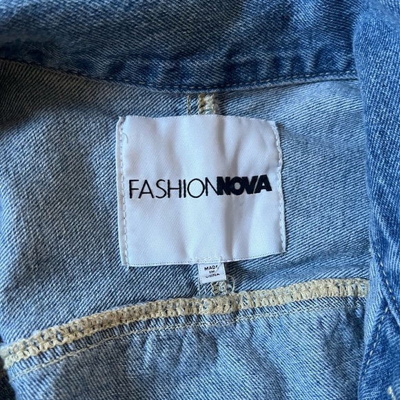 Fashion Nova Oversized Two-Tone Denim Jacket Size S - Picture 5 of 5